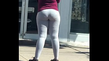 Big Butt Ebony In Grey Sweatpants@ Beauty Supply Shop