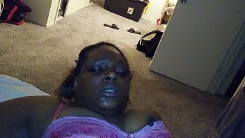 Vibrators gives bbw a screaming orgasm while while sucking a uncircumcised dick