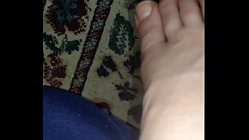 Girl p. sexy feet!!