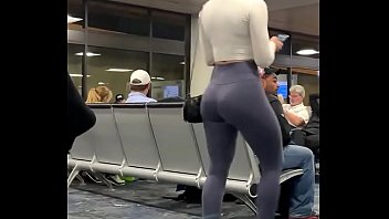 Airport pawg