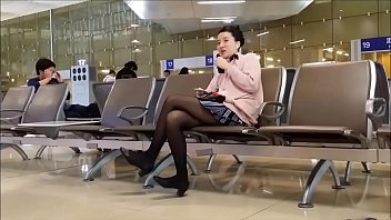 Cams4free.net - Pretty Lady Dangling at Airport