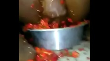 Rubbing Hot pepper sauce in Pussy