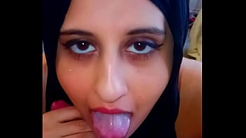 Cum Spills From Muslim Teen's Mouth [DO4]