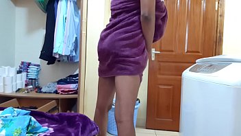 Indian Stepsister Punjabi Porn Walks Naked (4)